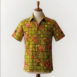 Vintage 60s Men's Green Tapa Floral Handmade Cotton Button Short Sleeve Shirt M